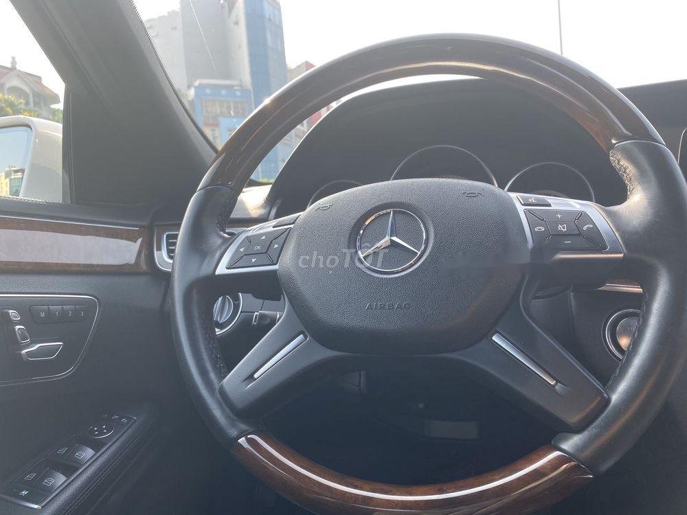 Mercedes-Benz E class 2014 - Cần bán lại xe Mercedes E class đời 2014, màu trắng như mới