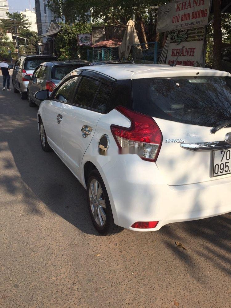 Toyota Yaris AT 2015 - Cần bán Toyota Yaris AT đời 2015, màu trắng, nhập khẩu nguyên chiếc