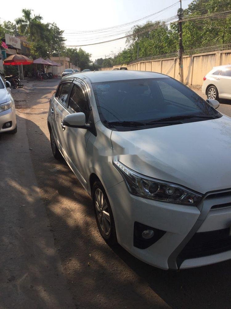 Toyota Yaris AT 2015 - Cần bán Toyota Yaris AT đời 2015, màu trắng, nhập khẩu nguyên chiếc