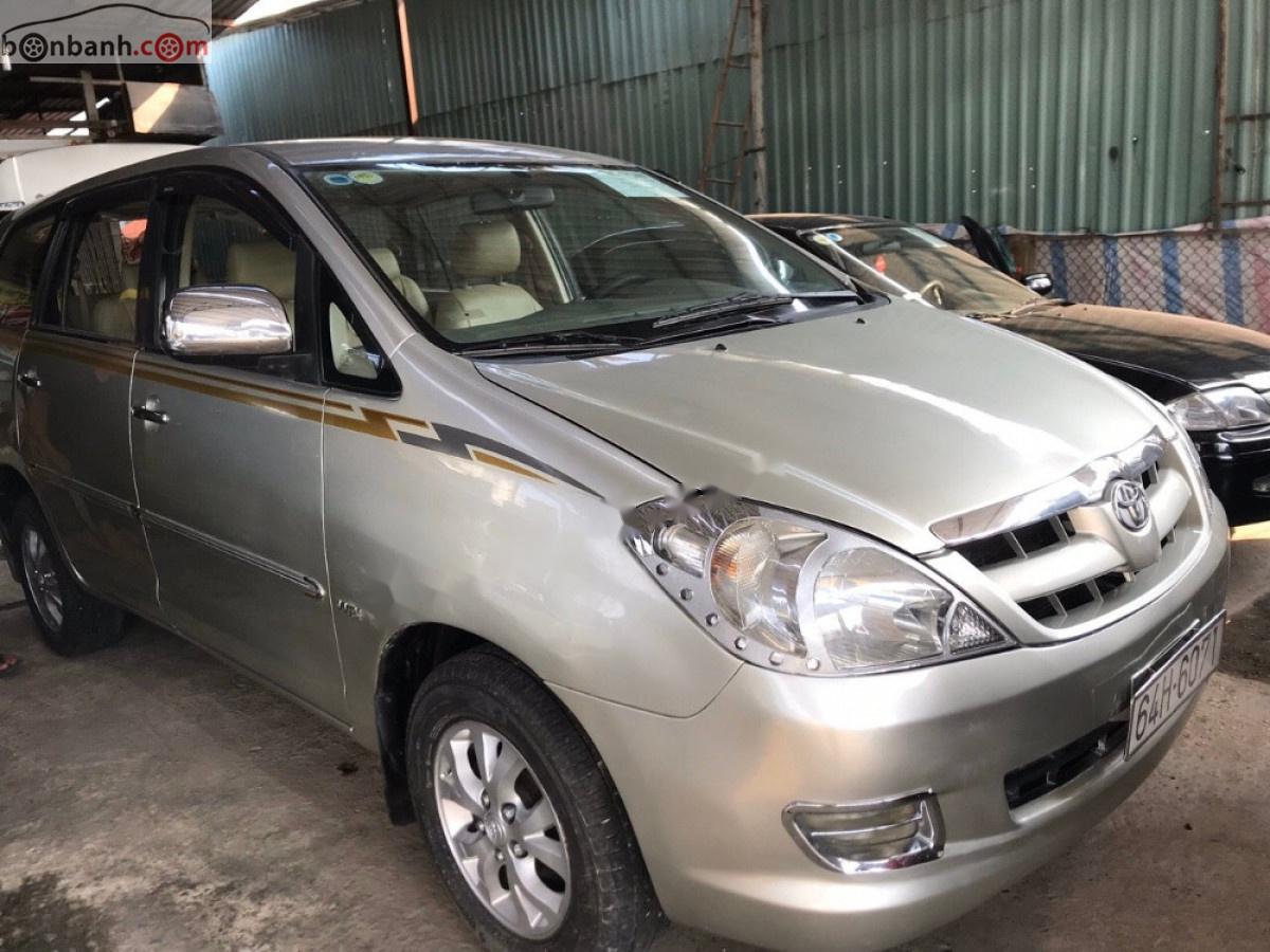 Toyota Innova G 2006 - Cần bán xe Toyota Innova G năm sản xuất 2006, màu bạc, giá chỉ 275 triệu