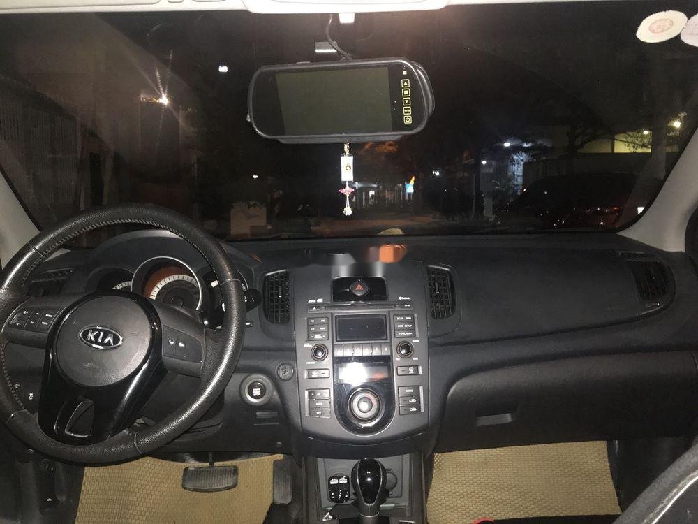 Kia Forte 2009 - Bán xe Kia Forte sản xuất 2009, màu trắng, nhập khẩu