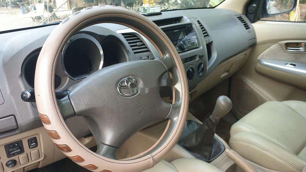 Toyota Fortuner   2010 - Cần bán Toyota Fortuner sản xuất năm 2010, giá chỉ 588 triệu