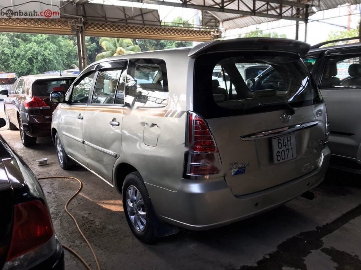 Toyota Innova G 2006 - Cần bán xe Toyota Innova G năm sản xuất 2006, màu bạc, giá chỉ 275 triệu