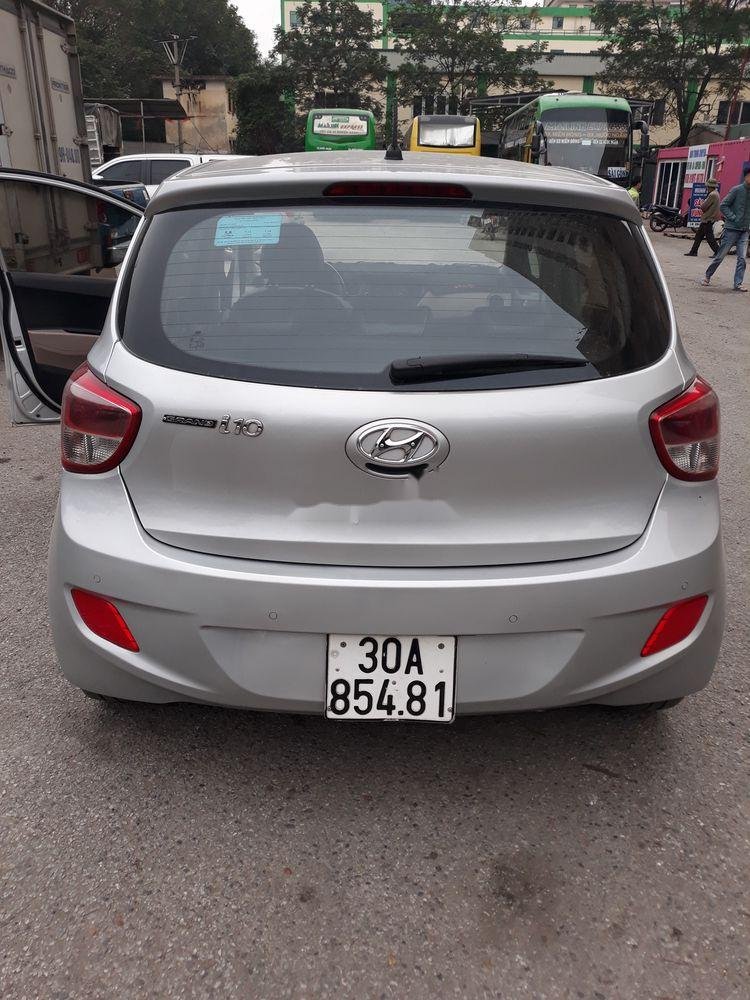 Hyundai Grand i10    2015 - Bán Hyundai Grand i10 2015, màu bạc số sàn, giá chỉ 292 triệu