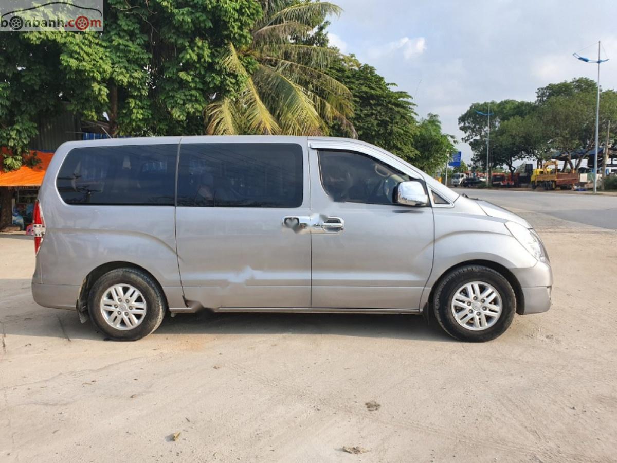 Hyundai Grand Starex 2.5 MT 2016 - Bán xe Hyundai Grand Starex MT năm 2016, xe nhập, 700 triệu