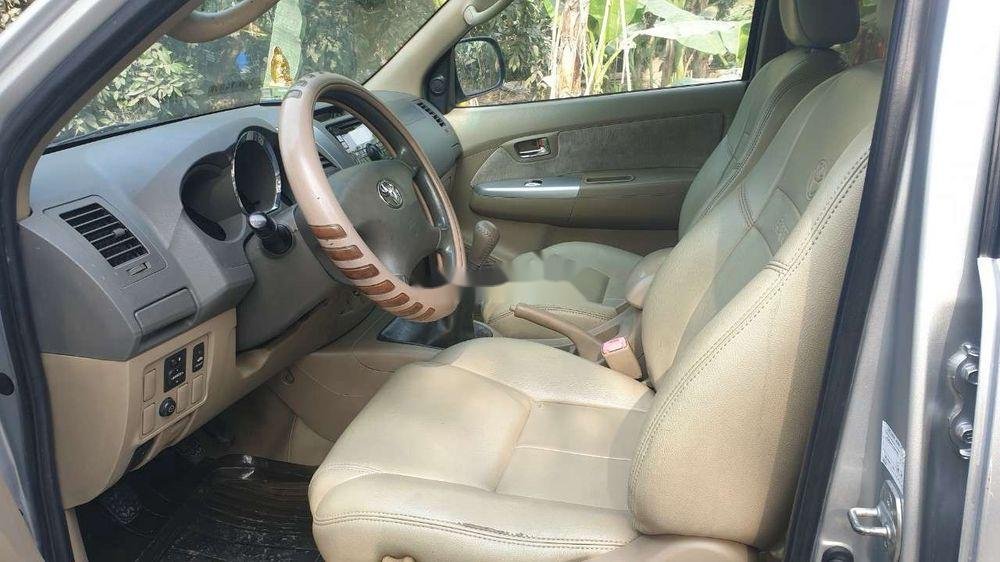 Toyota Fortuner   2010 - Cần bán Toyota Fortuner sản xuất năm 2010, giá chỉ 588 triệu