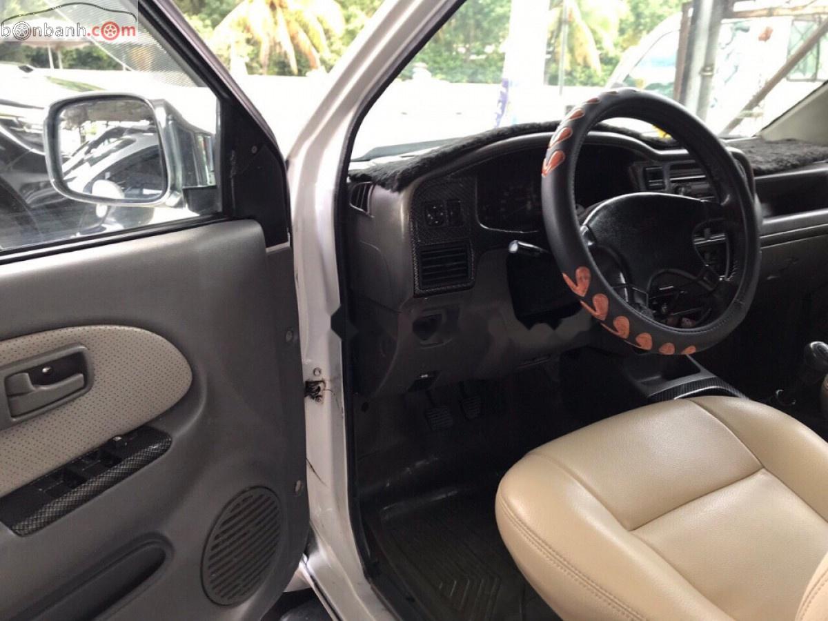 Isuzu Hi lander 2004 - Bán Isuzu Hi lander V-spec 2.5 MT sản xuất năm 2004, màu trắng, giá cạnh tranh