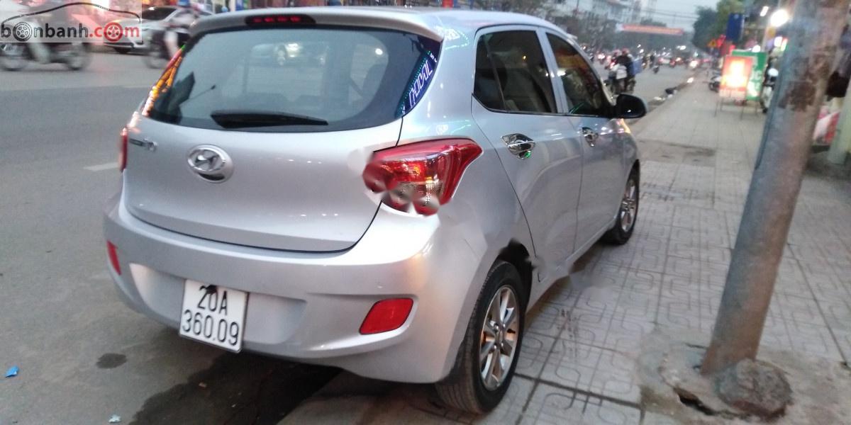 Hyundai Grand i10 2015 - Bán ô tô Hyundai Grand i10 đời 2015, màu bạc, nhập khẩu