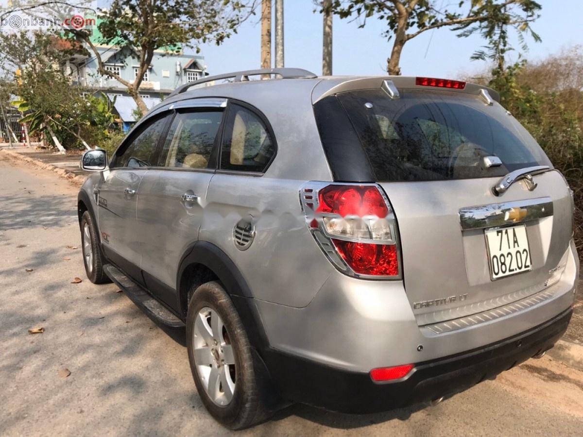 Chevrolet Captiva LT 2.4 MT 2007 - Bán Chevrolet Captiva LT 2.4 MT năm sản xuất 2007, màu bạc  