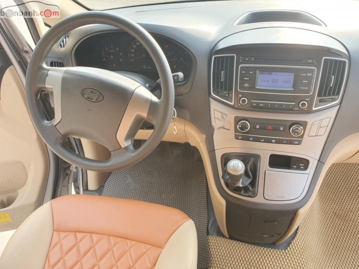 Hyundai Grand Starex 2.5 MT 2016 - Bán xe Hyundai Grand Starex MT năm 2016, xe nhập, 700 triệu