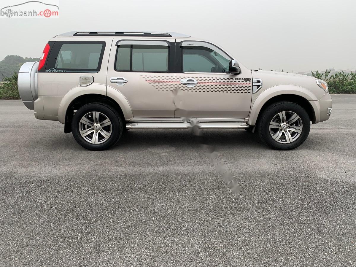 Ford Everest 2010 - Cần bán xe Ford Everest sản xuất năm 2010, màu hồng chính chủ, 468tr