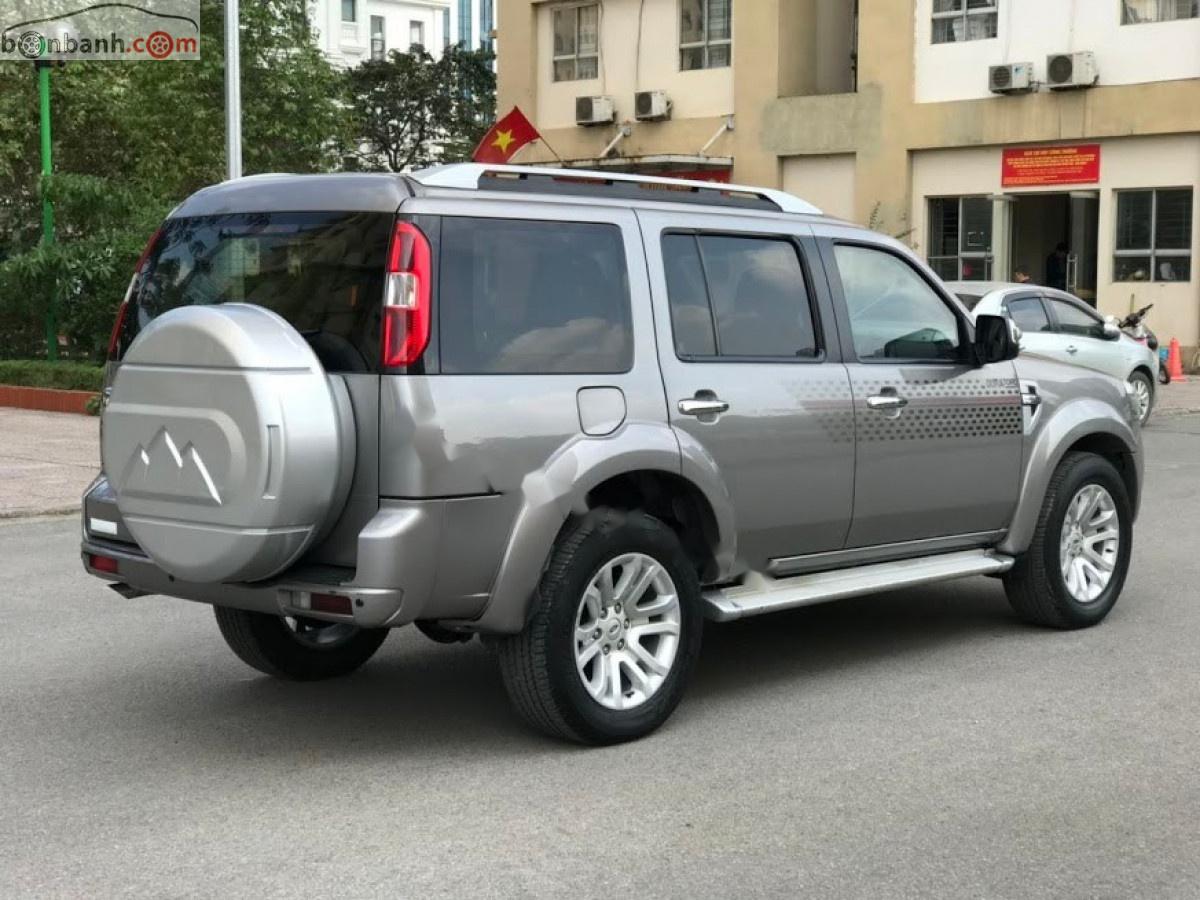 Ford Everest MT 2014 - Cần bán xe Ford Everest MT năm sản xuất 2014, màu xám, 565 triệu