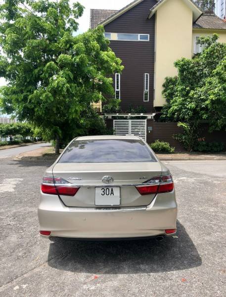 Toyota Camry  2.0E  2015 - Cần bán Toyota Camry 2.0E 2015 chính chủ, 805 triệu