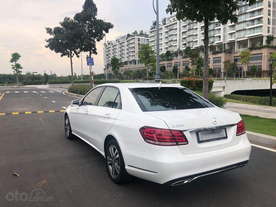 Mercedes-Benz E class E250 2014 - Chính chủ bán Mer E250 Sunroof trắng Ngọc Trinh 2014