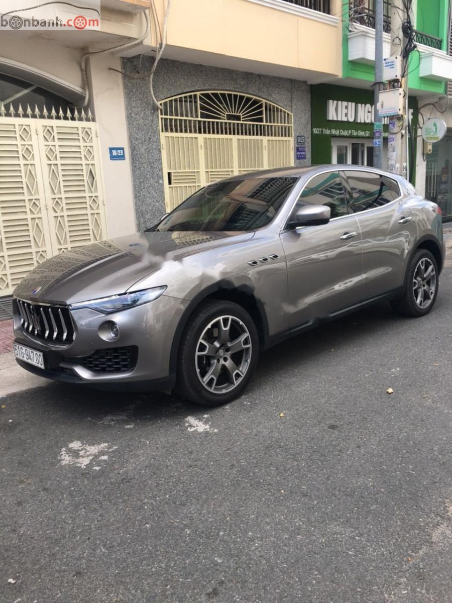 Maserati 3.0 V6 2017 - Cần bán xe Maserati Levante 3.0 V6 năm 2017, màu xám, nhập khẩu nguyên chiếc