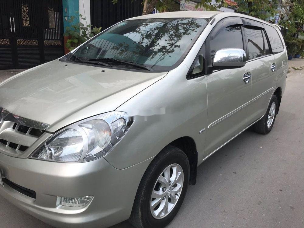 Toyota Innova G 2006 - Bán xe Toyota Innova G năm 2006, màu bạc số sàn