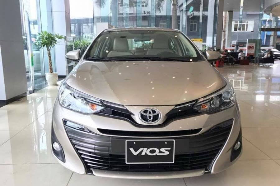 Toyota Vios  1.5 E CVT  2020 - Bán Toyota Vios 1.5 E CVT sản xuất năm 2020, màu ghi vàng 