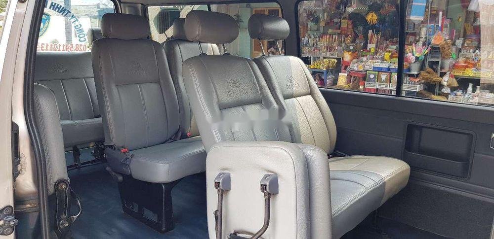 Toyota Hiace   2002 - Cần bán Toyota Hiace sản xuất năm 2002, giá tốt