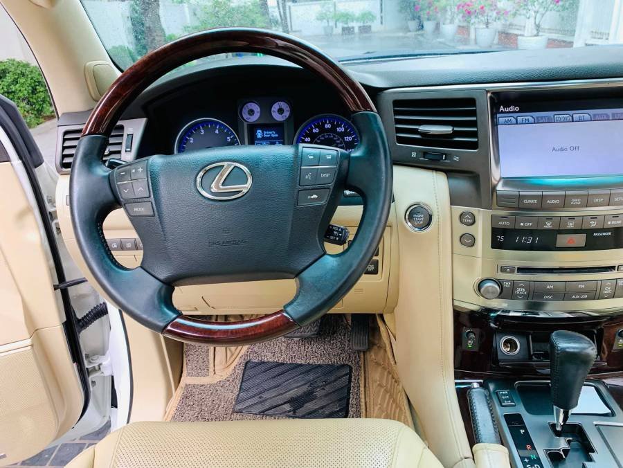 Lexus LX  570  2009 - Cần bán Lexus LX 570 sản xuất 2009, màu trắng, xe nhập