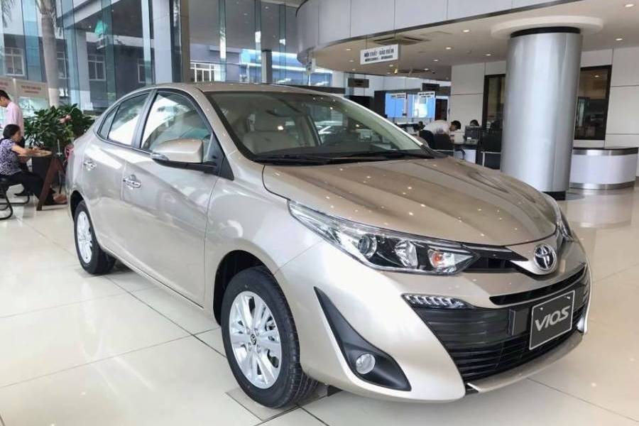 Toyota Vios  1.5 E CVT  2020 - Bán Toyota Vios 1.5 E CVT sản xuất năm 2020, màu ghi vàng 