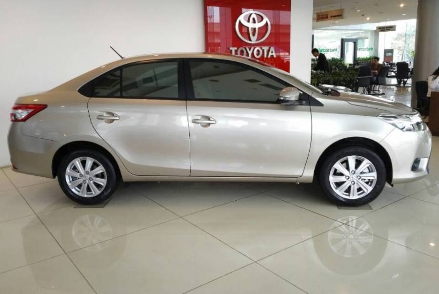 Toyota Vios  1.5 E CVT  2020 - Bán Toyota Vios 1.5 E CVT sản xuất năm 2020, màu ghi vàng 