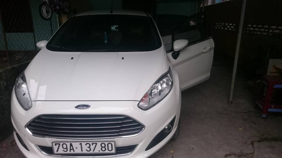 Ford Fiesta   AT  2017 - Cần bán gấp Ford Fiesta AT sản xuất 2017, màu trắng số tự động