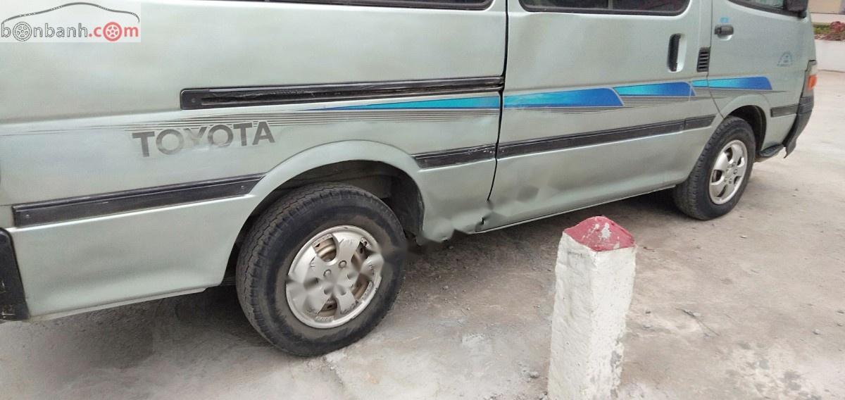 Toyota Hiace 2002 - Cần bán xe Toyota Hiace đời 2002 còn mới, 58tr