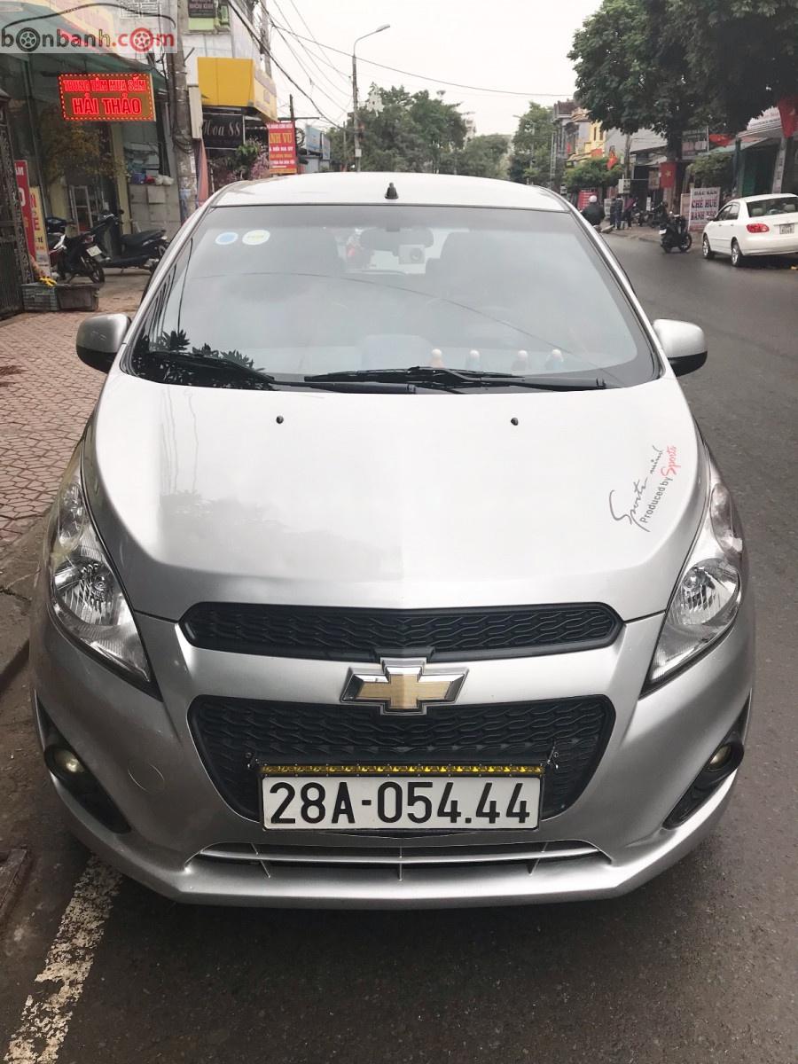 Chevrolet Spark 2016 - Bán xe Chevrolet Spark đời 2016, màu bạc số sàn