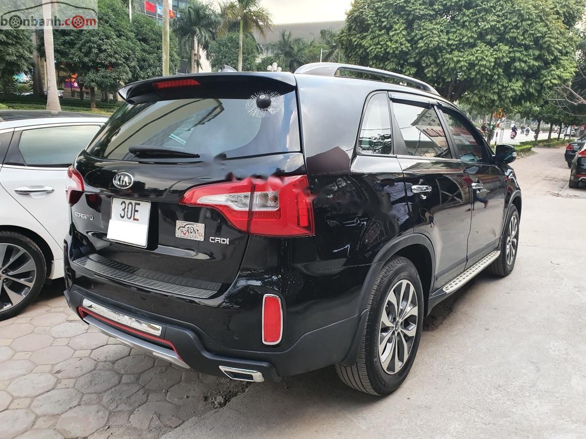 Kia Sorento 2016 - Cần bán xe Kia Sorento DATH đời 2016, màu đen, 790 triệu