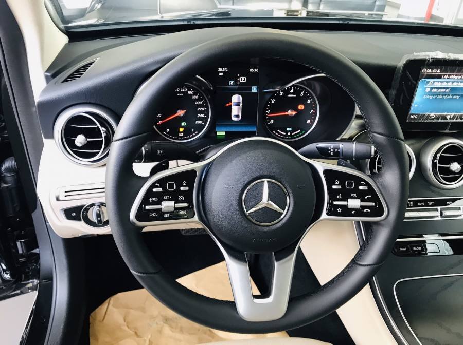 Mercedes-Benz C class  C200  2019 - Cần bán gấp Mercedes C200 đời 2019, màu đen như mới