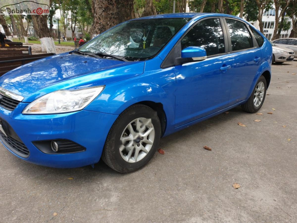 Ford Focus 2010 - Bán Ford Focus 1.8 AT đời 2010, màu xanh lam chính chủ, 295tr