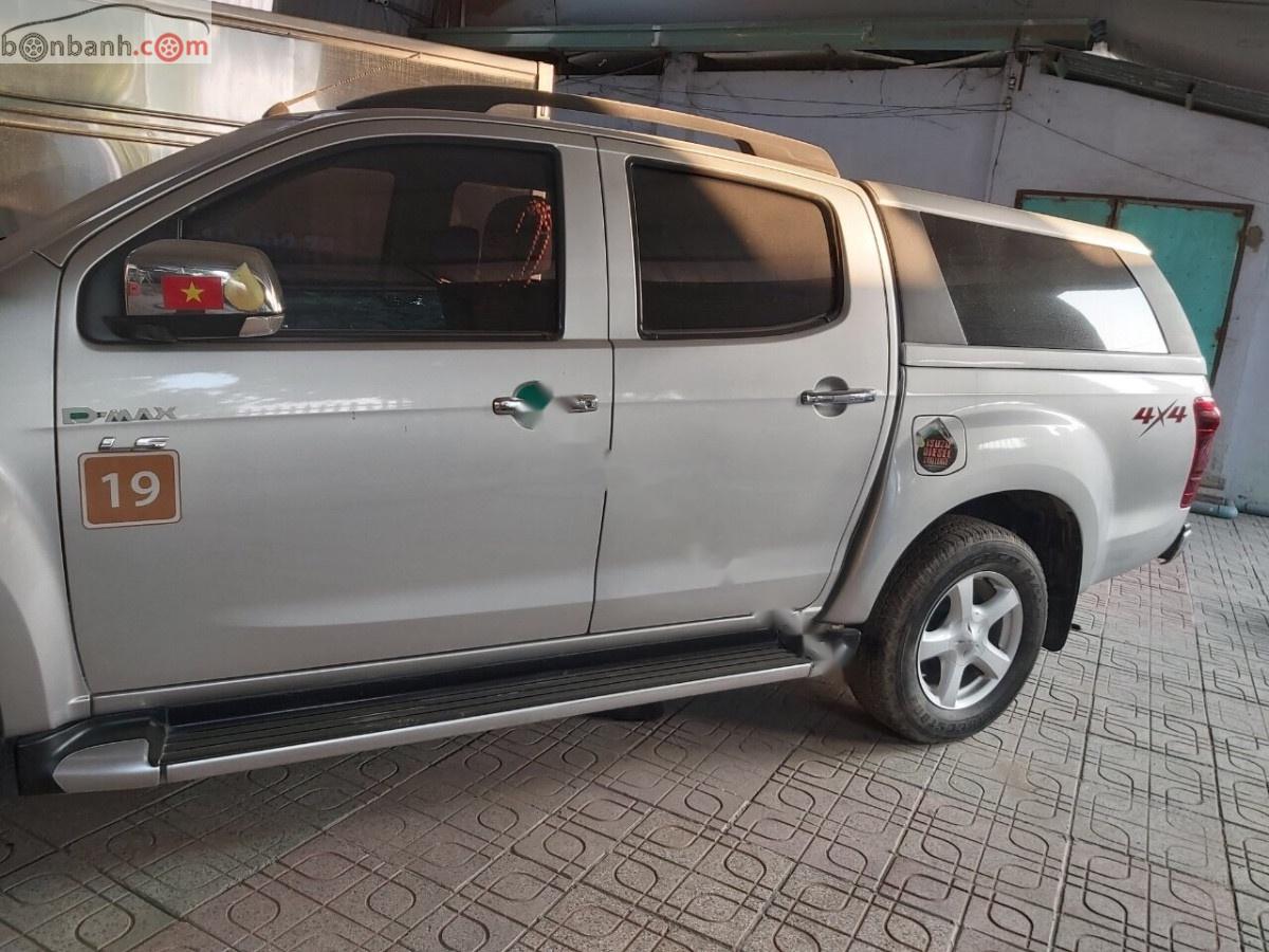 Isuzu Dmax LS 2.5 4x4 AT 2016 - Bán Isuzu Dmax đời 2016, màu bạc, nhập khẩu nguyên chiếc số tự động, giá tốt