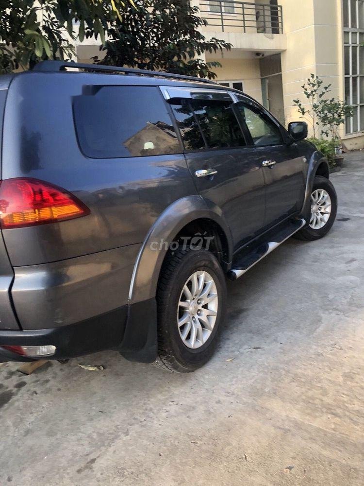 Mitsubishi Pajero Sport 2011 - Cần bán Mitsubishi Pajero Sport đời 2011, màu xám số sàn, giá 470tr