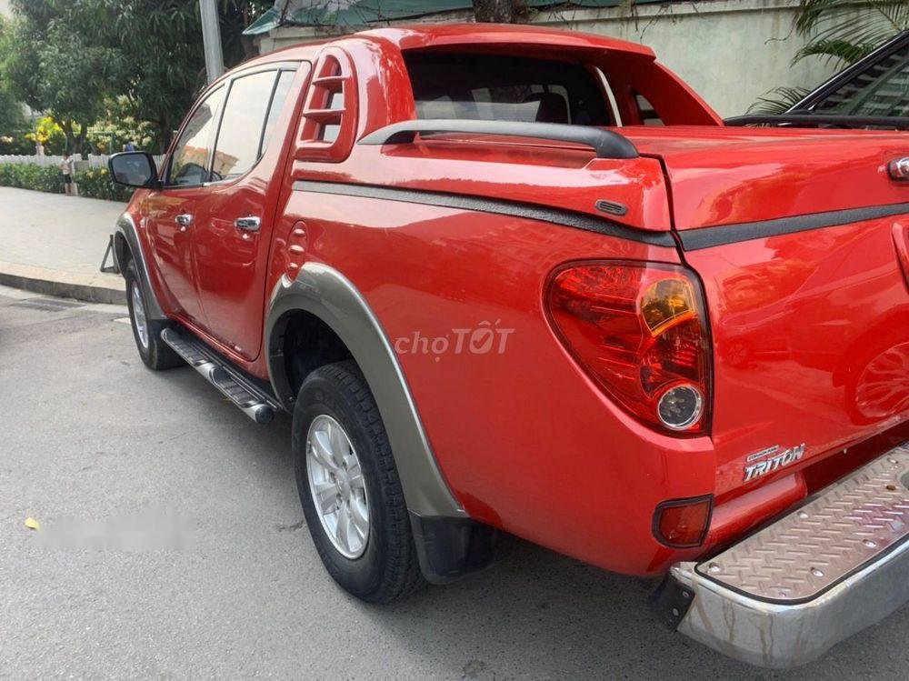 Mitsubishi Triton   2011 - Cần bán lại xe Mitsubishi Triton năm sản xuất 2011, màu đỏ chính chủ, 342tr