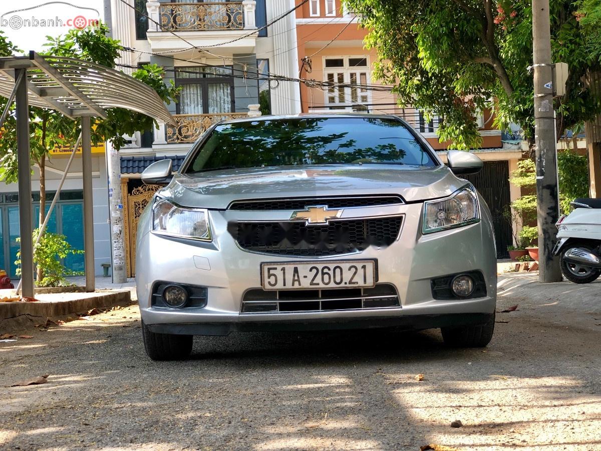 Chevrolet Cruze LTZ 2012 - Cần bán Chevrolet Cruze Ltz sản xuất năm 2012, màu bạc số tự động