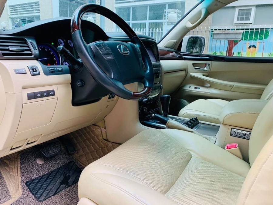 Lexus LX 2009 - Bán Lexus LX 570 sản xuất 2009, màu trắng, nhập khẩu nguyên chiếc