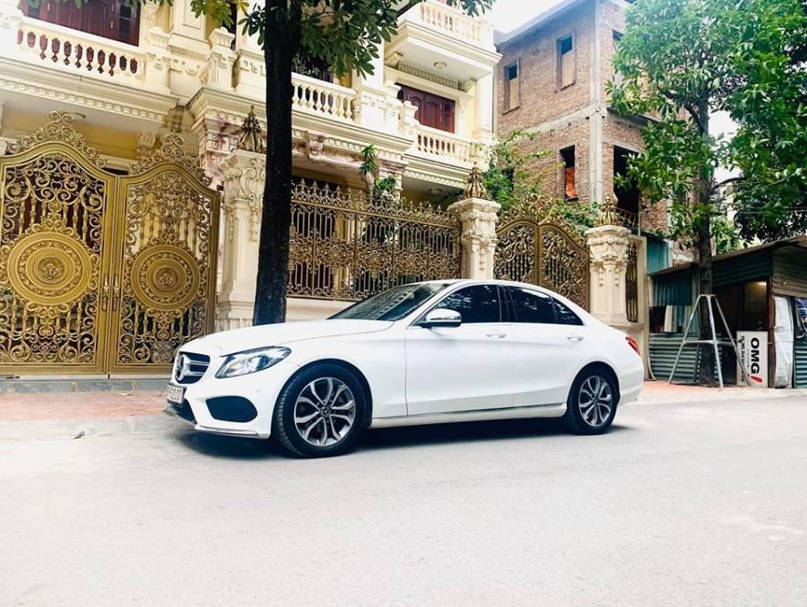 Mercedes-Benz C class 2017 - Cần bán Mercedes C200 đời 2017, màu trắng chính chủ