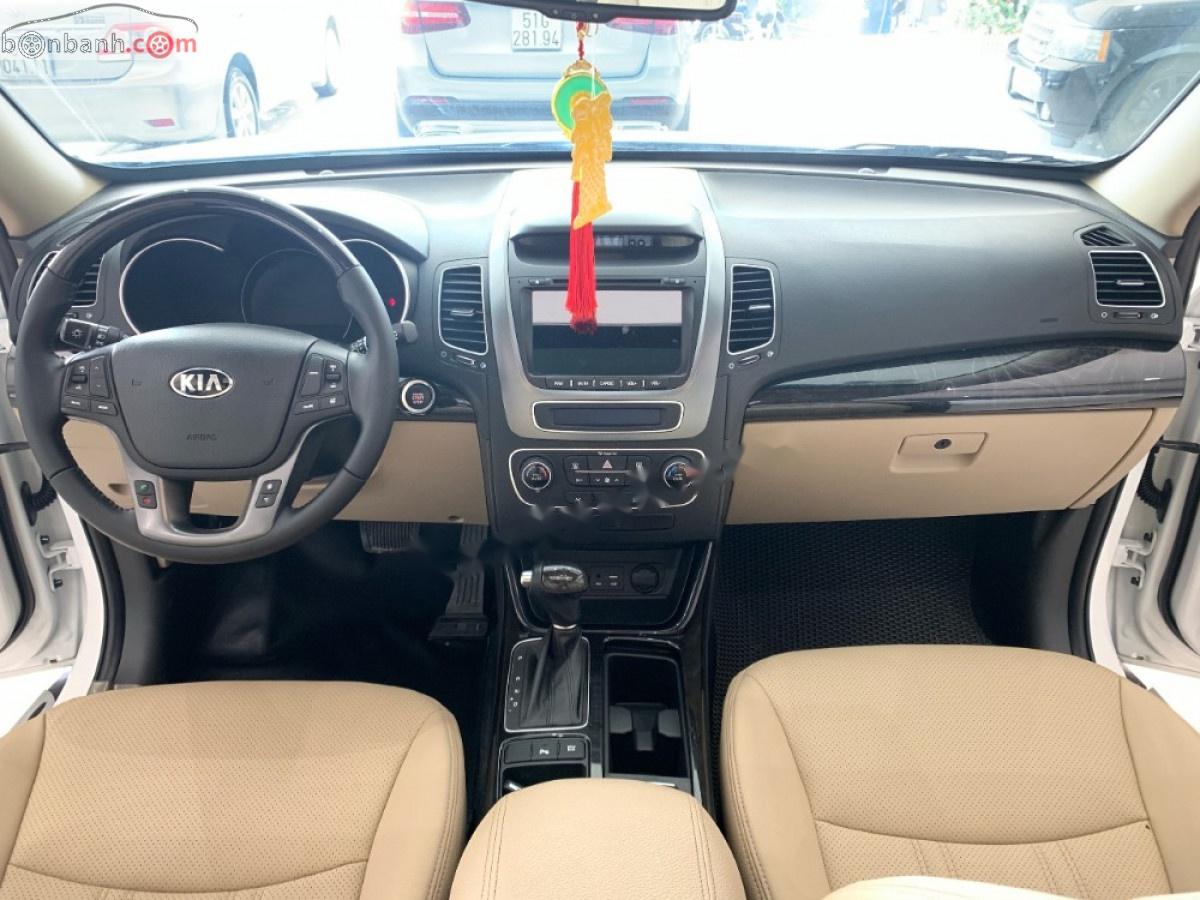 Kia Sorento 2.2 DAT Premium 2019 - Cần bán Kia Sorento 2.2 DAT Premium năm sản xuất 2019, màu trắng số tự động, giá tốt