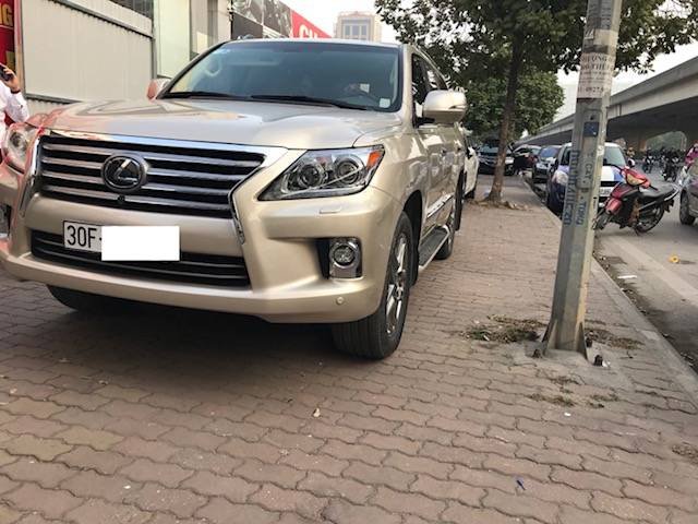 Lexus LX 2014 - Cần bán gấp Lexus LX 570 đời 2014, màu vàng, xe nhập