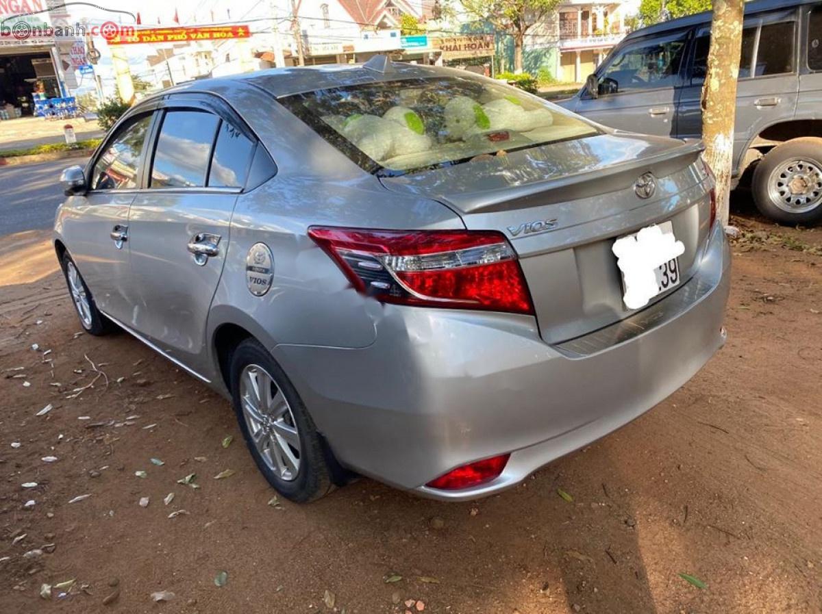 Toyota Vios   2015 - Cần bán lại xe Toyota Vios 1.5E đời 2015, màu bạc, xe gia đình