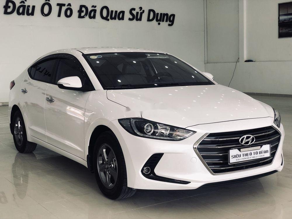 Hyundai Elantra    2016 - Bán Hyundai Elantra đời 2016, màu trắng đẹp như mới, giá chỉ 455 triệu