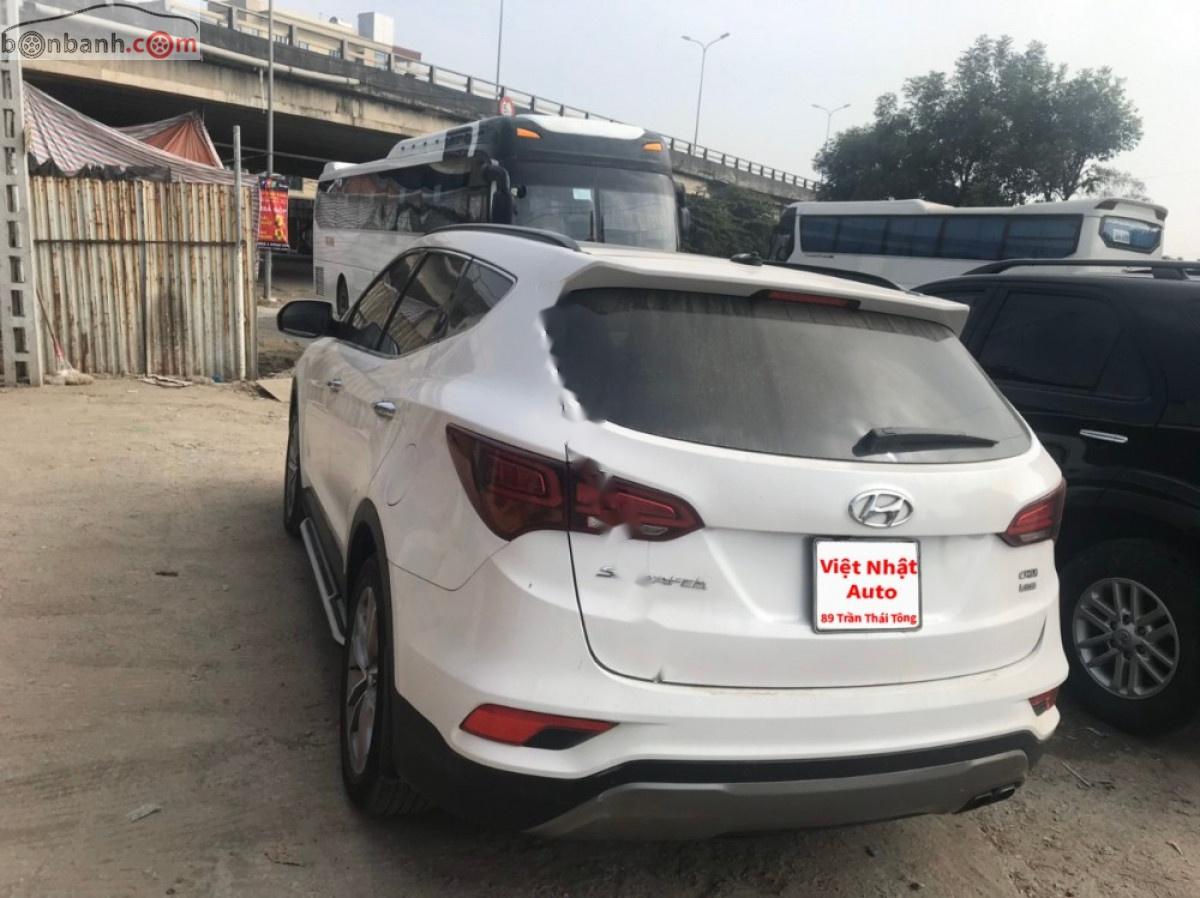 Hyundai Santa Fe 2.2L 4WD 2018 - Bán Hyundai Santa Fe 2.2L 4WD năm sản xuất 2018, màu trắng