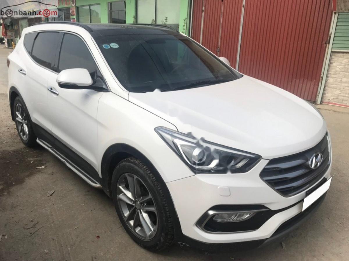 Hyundai Santa Fe 2.2L 4WD 2018 - Bán Hyundai Santa Fe 2.2L 4WD năm sản xuất 2018, màu trắng