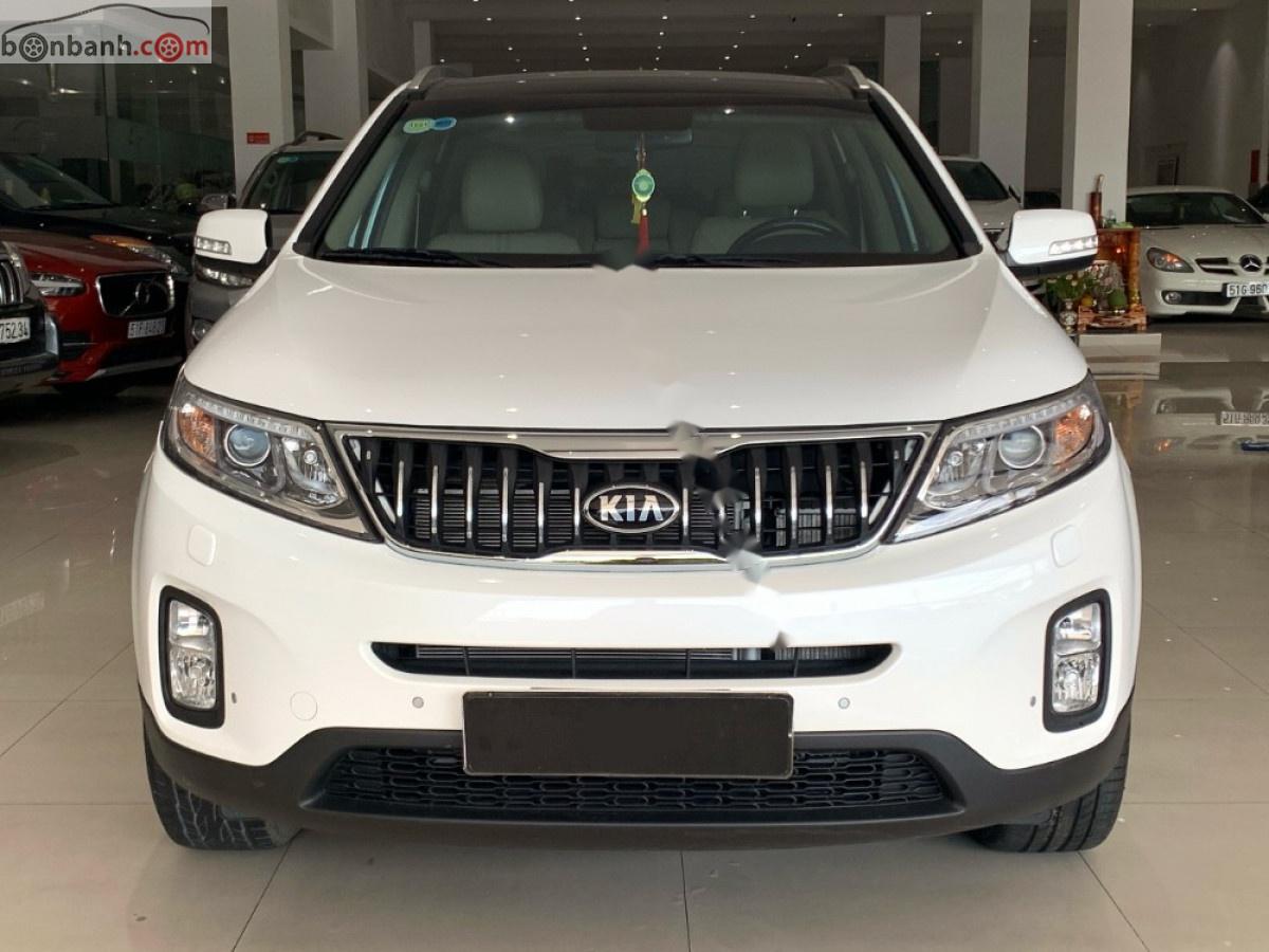 Kia Sorento 2.2 DAT Premium 2019 - Cần bán Kia Sorento 2.2 DAT Premium năm sản xuất 2019, màu trắng số tự động, giá tốt