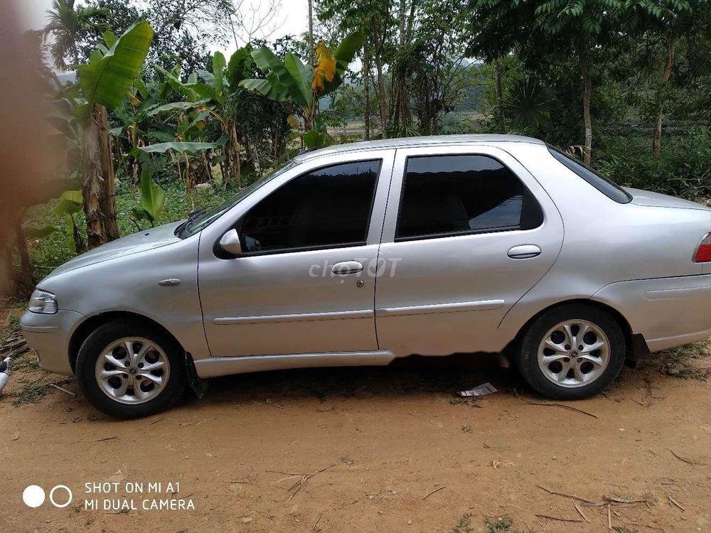 Fiat Albea   2004 - Xe Fiat Albea đời 2004, màu bạc, xe nhập