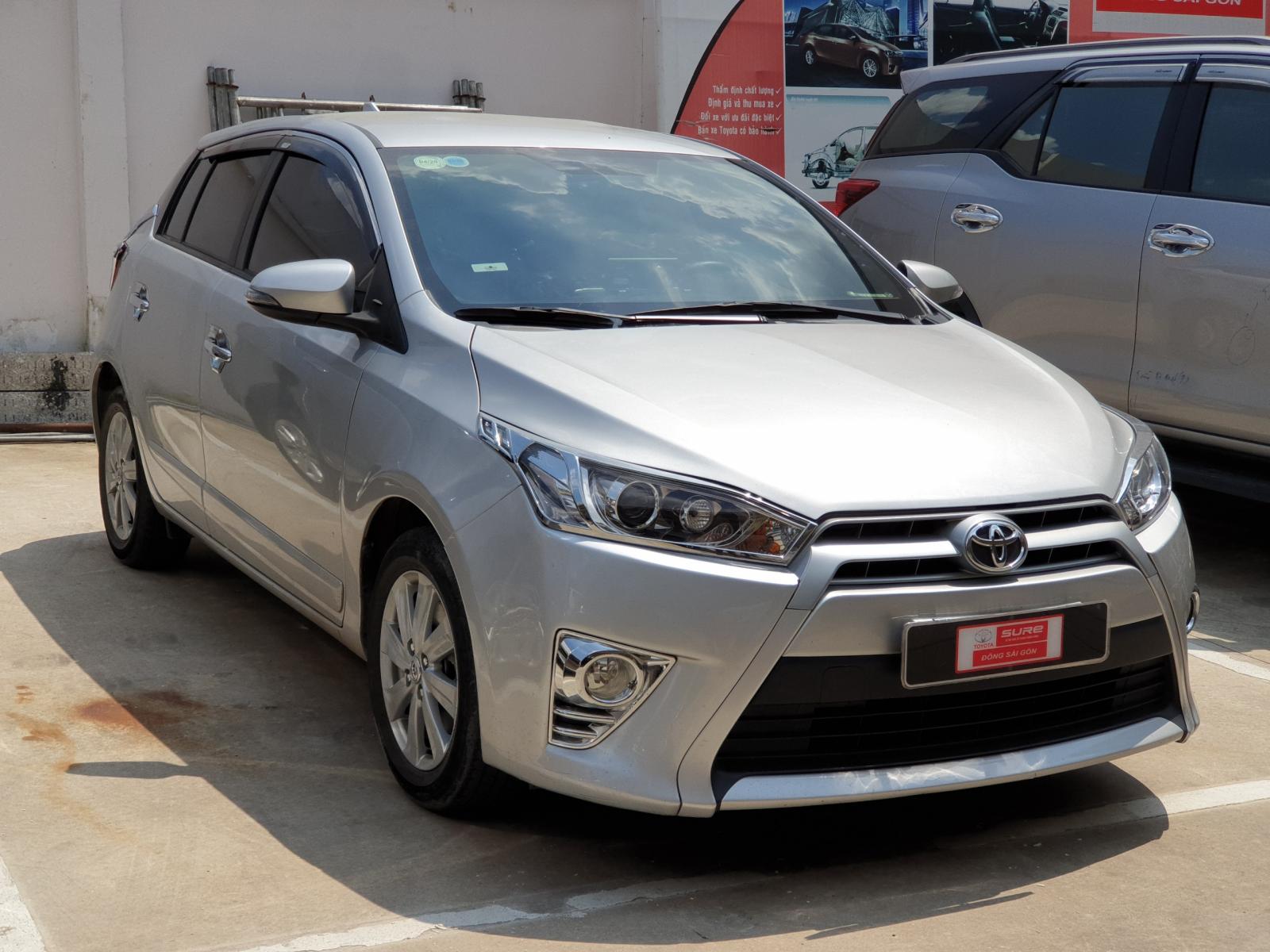 Toyota Yaris G 2015 - Bán ô tô Toyota Yaris G sản xuất 2015, màu bạc, nhập khẩu nguyên chiếc