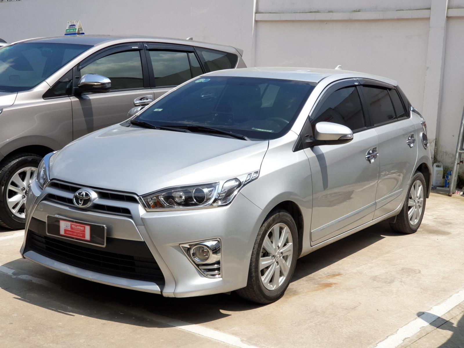 Toyota Yaris G 2015 - Bán ô tô Toyota Yaris G sản xuất 2015, màu bạc, nhập khẩu nguyên chiếc