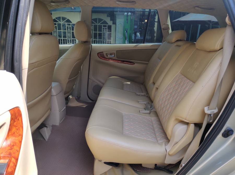 Toyota Innova  G  2008 - Cần bán Toyota Innova G đời 2008, màu bạc còn mới, giá chỉ 350 triệu