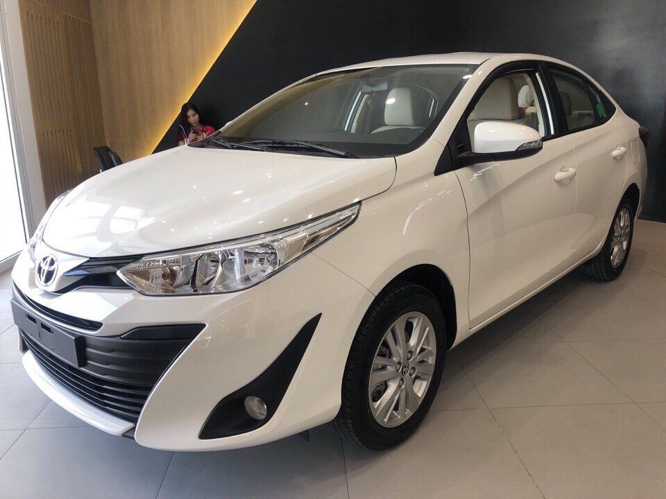 Toyota Vios 2018 - Bán Toyota Vios 2020 số sàn, trả góp tới 90% lãi suất 3.99%