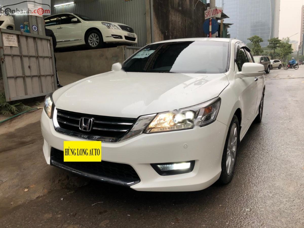 Honda Accord 2015 - Bán Honda Accord sản xuất 2015, màu trắng, nhập khẩu Thái